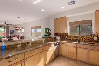 Photo #5: 6209355 Listing