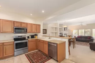 Photo #6: 6209385 Listing