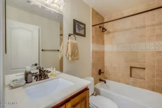 Photo #5: 6209589 Listing