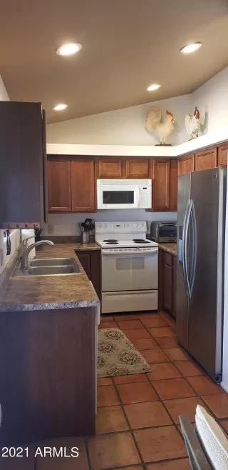 Photo #5: 6209612 Listing