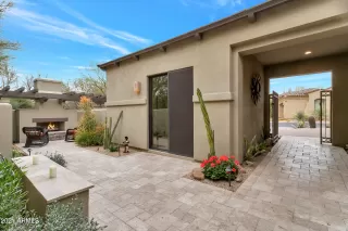 Photo #6: 6209856 Listing
