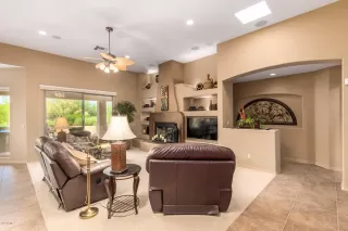 Photo #5: 6209903 Listing