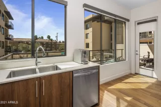 Photo #5: 6210218 Listing