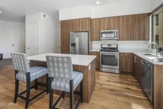 Photo #6: 6210218 Listing