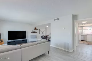 Photo #3: 6210391 Listing
