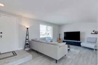 Photo #4: 6210391 Listing