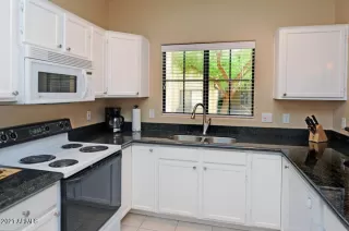 Photo #5: 6210846 Listing