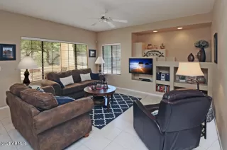 Photo #6: 6210846 Listing