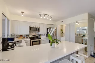 Photo #6: 6210939 Listing 