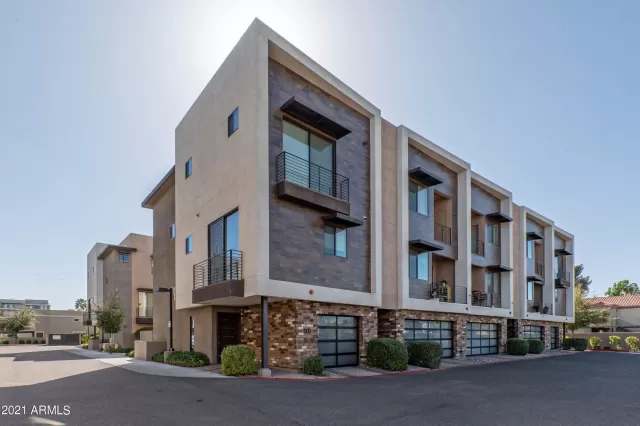MLS: 6210994 Condo For Sale