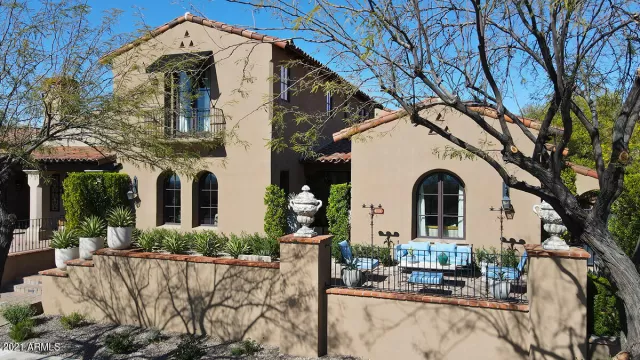 MLS: 6211034 Condo For Sale