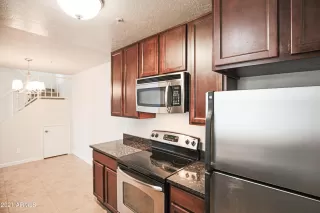 Photo #5: 6211137 Listing