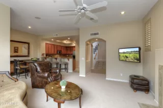 Photo #6: 6211269 Listing