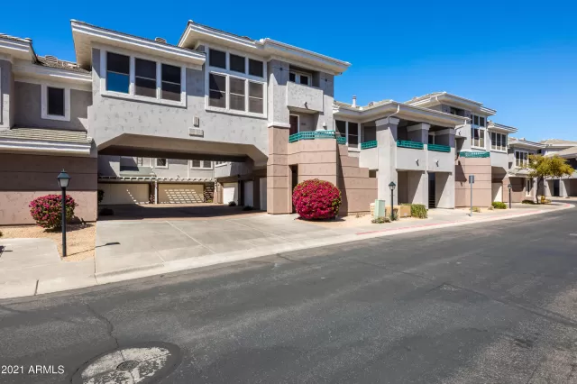 MLS: 6212250 Condo For Sale