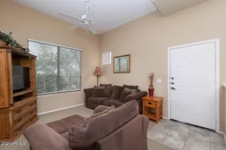 Photo #5: 6212299 Listing