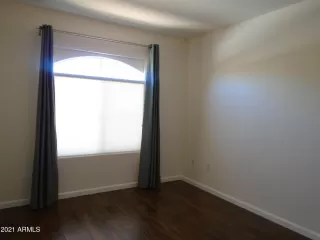Photo #5: 6212323 Listing