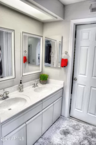 Photo #6: 6212523 Listing