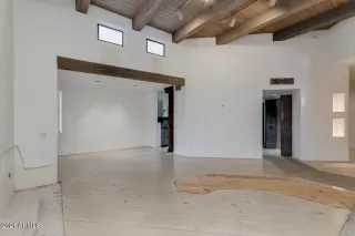 Photo #4: 6213035 Listing