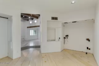 Photo #5: 6213035 Listing