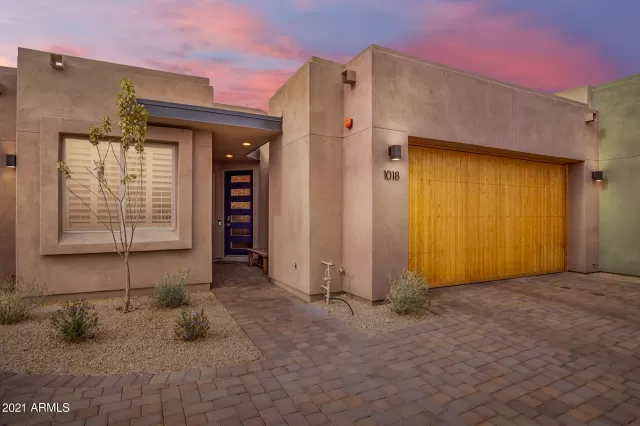 MLS: 6213159 Condo For Sale