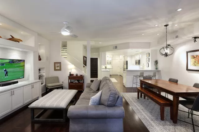 MLS: 6213263 Condo For Sale