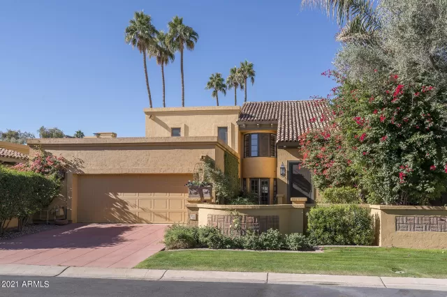 MLS: 6213274 Condo For Sale