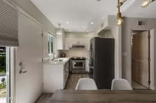 Photo #5: 6213337 Listing