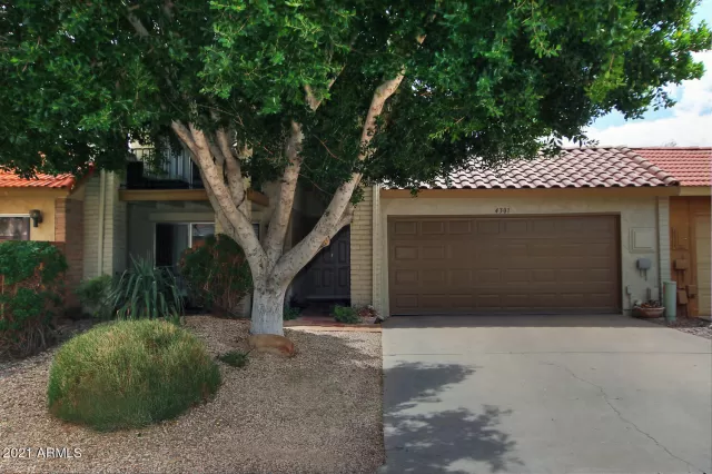 MLS: 6214543 Condo For Sale