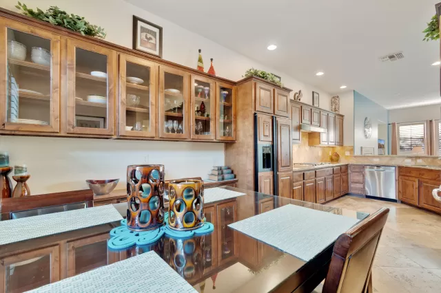 MLS: 6214900 Condo For Sale