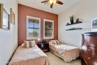 Photo #5: 6214900 Listing