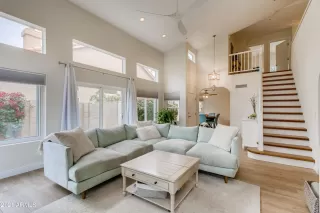 Photo #5: 6214901 Listing