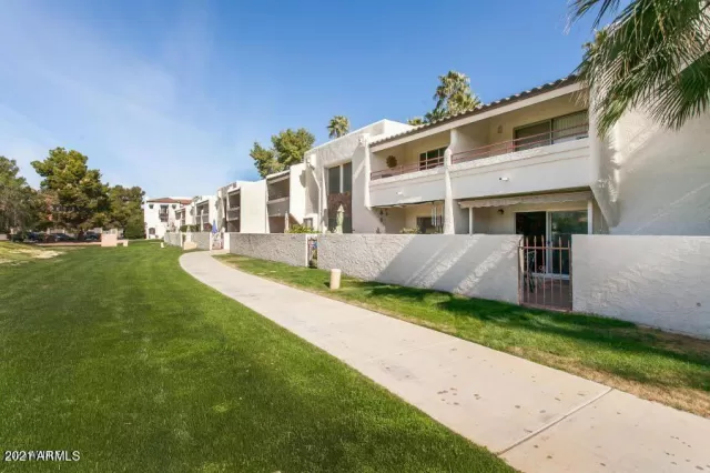 MLS: 6215327 Condo For Sale