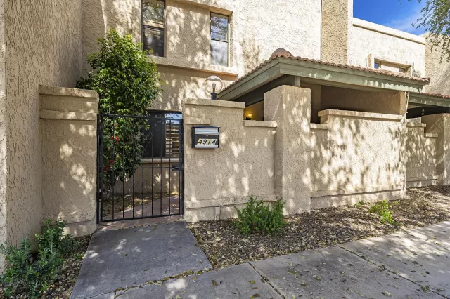 MLS: 6215422 Condo For Sale