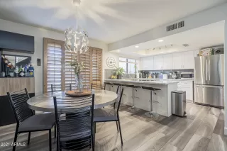 Photo #5: 6215422 Listing