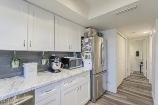 Photo #6: 6215422 Listing