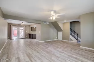 Photo #5: 6215540 Listing