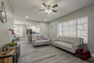 Photo #2: 6215612 Listing