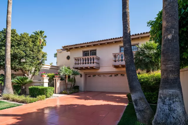 MLS: 6215875 Condo For Sale