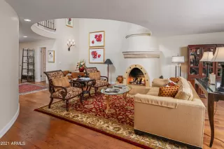 Photo #2: 6215875 Listing 