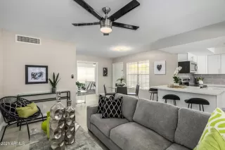 Photo #1: 6215921 Listing 