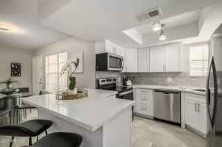 Photo #2: 6215921 Listing 