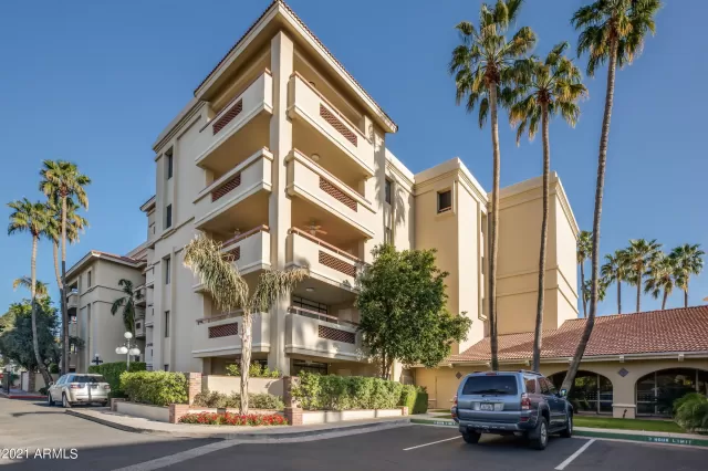 MLS: 6215923 Condo For Sale