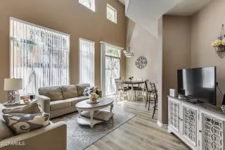 Photo #6: 6215959 Listing