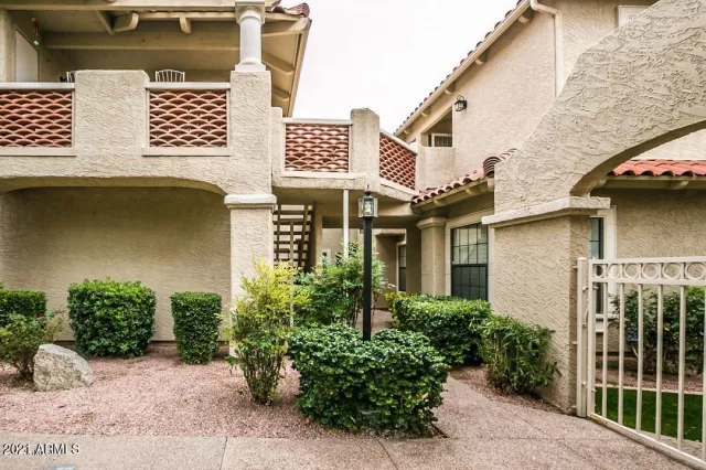 MLS: 6216962 Condo For Sale