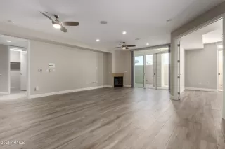 Photo #6: 6217300 Listing