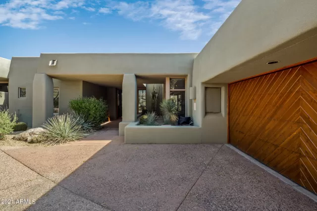 MLS: 6217381 Condo For Sale