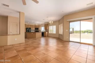 Photo #5: 6218003 Listing