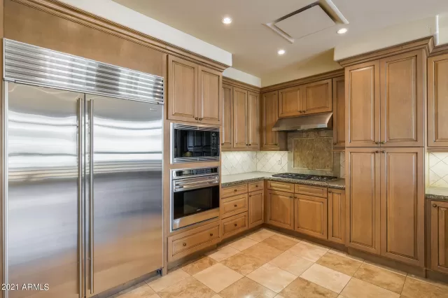 MLS: 6218242 Condo For Sale