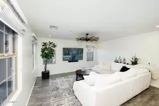 Photo #5: 6218614 Listing