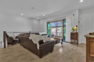 Photo #3: 6218656 Listing